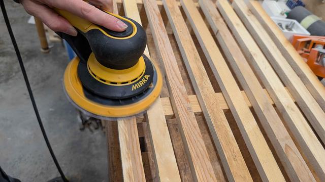 Schleifmaschine im Einsatz